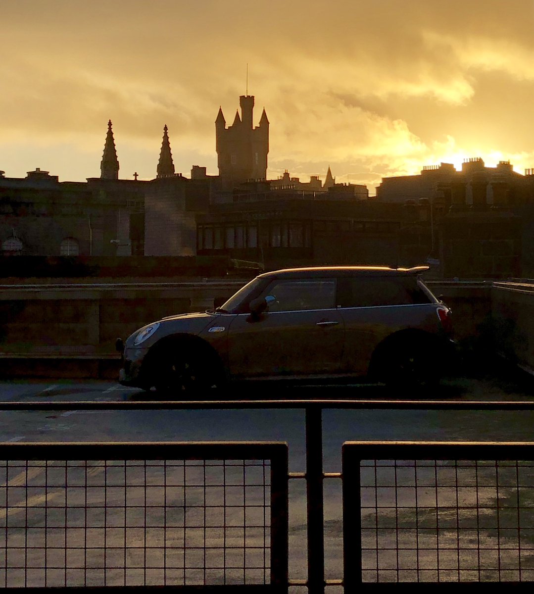 seanewing72's tweet photo. Yesterday morning #fundrivetowork #aberdeenskyline #miniworks @miniaberdeen https://t.co/TBtxOoLI0I