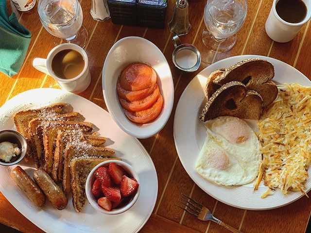 ThePinesResort's tweet photo. Breakfast at Ducey’s on the Lake --made from fresh ingredients-- is exactly what you need to get your weekend started.
What's your go-to weekend breakfast?
#BreakfastatDuceys #howwebrunch #brunchsohard #breakfastgoals https://t.co/cCi93fHBlC