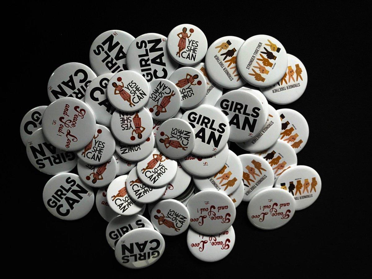 LadyhoopShop's tweet photo. Les badges Ladyhoop sont de retour avec en prime quelques nouveautés 🤗

Shoppez vos badges #YesSheCan #GirlsCan #StrongerTogether et #PeaceLoveSoul dès maintenant ici 👇

https://t.co/pQxUHvVly0 https://t.co/QLfadaOtvO