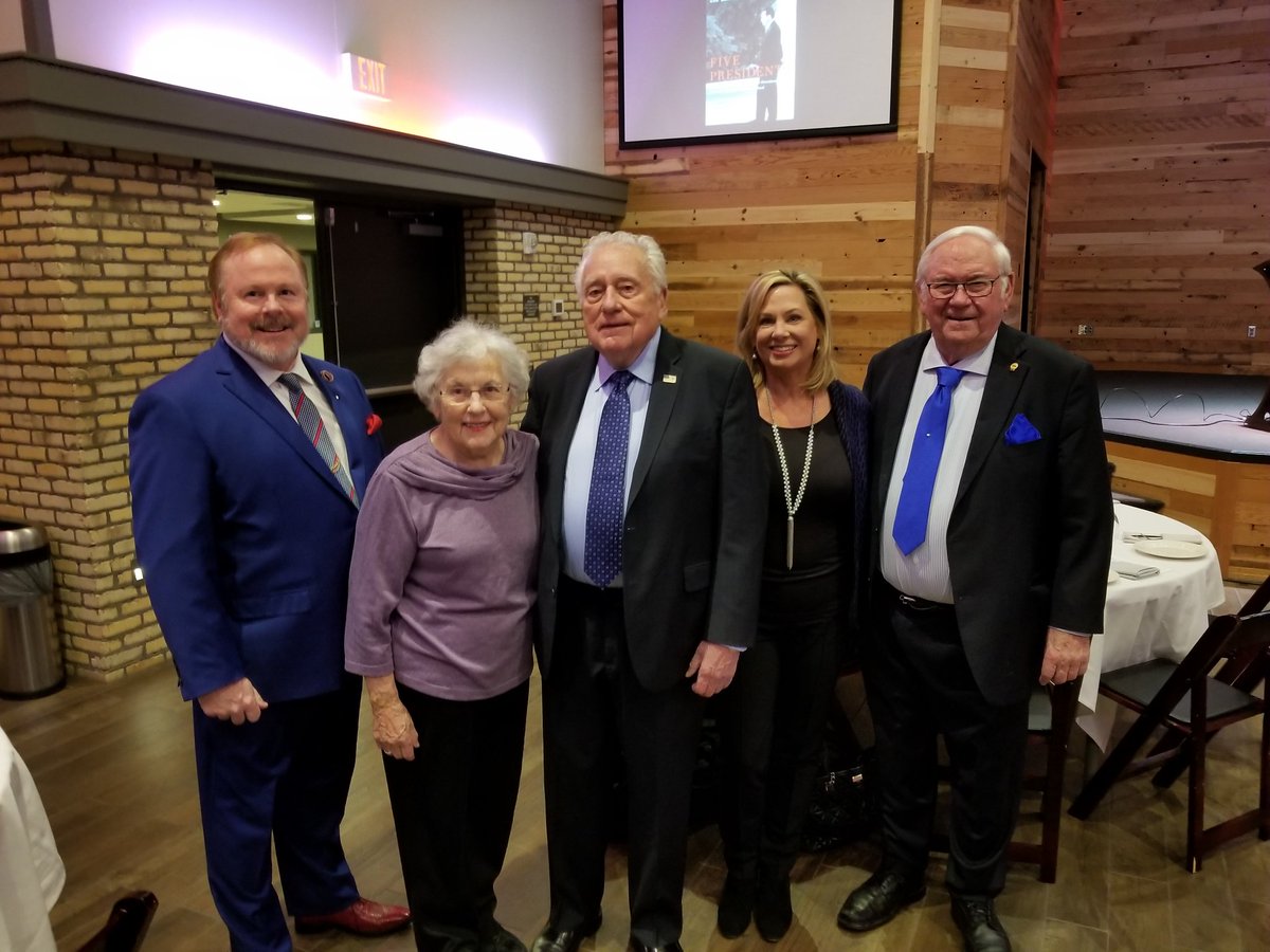 TFlakoll's tweet image. A great night listening to retired Secret Service Agent Clint Hill and author Lisa McCubbin. Pictured Tim, Mom, Clint, Lisa and Dad.  An outstanding walk through history with Clint and Lisa.@ClintHill_SS   @LisaMcCubbin #History #TriCollege @mhec12 @SanctuaryEvents