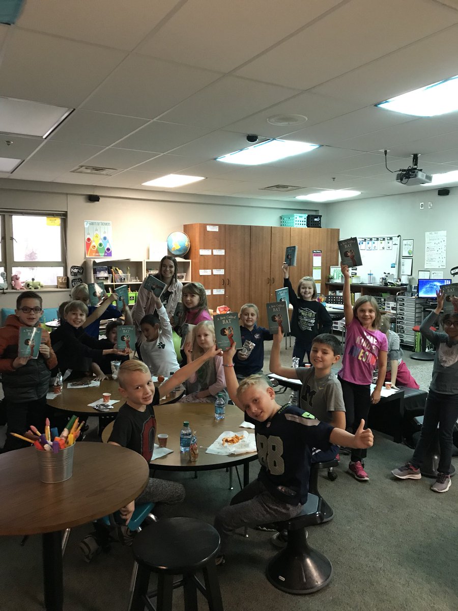 sbatchelder10's tweet photo. Such powerful conversations at Books and Breakfast this morning with EPE 3rd graders! Fostering a love of reading while discussing “A Boy Called Bat”. #GRABAT18 @epeDCSD @LarbusL @missleach15 @MissCharles_3 @mslittlefield3 https://t.co/GMLAPuzEyg