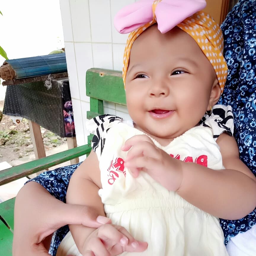 rusmaaa's tweet photo. I'm happy be your girl mommy and papi yuhuuuu.. https://t.co/hUMWmTu5cL