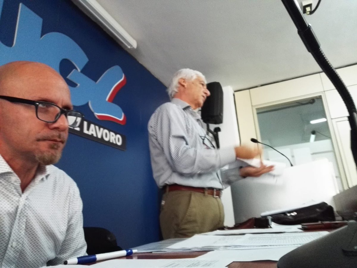 NapoliUgl's tweet photo. Oggi in #UTLNapoli 
 prima sessione formativa  per per gli aspiranti candidati al concorso EAV

"Abbiamo cercato di accendere la passione
per la  professione degli Autoferrotranvieri per affrontare al meglio questa sfida”  dichiara @74Fasano 

@UGLNazionale 
@UGL_Organizzaz https://t.co/3mJV0ECiok