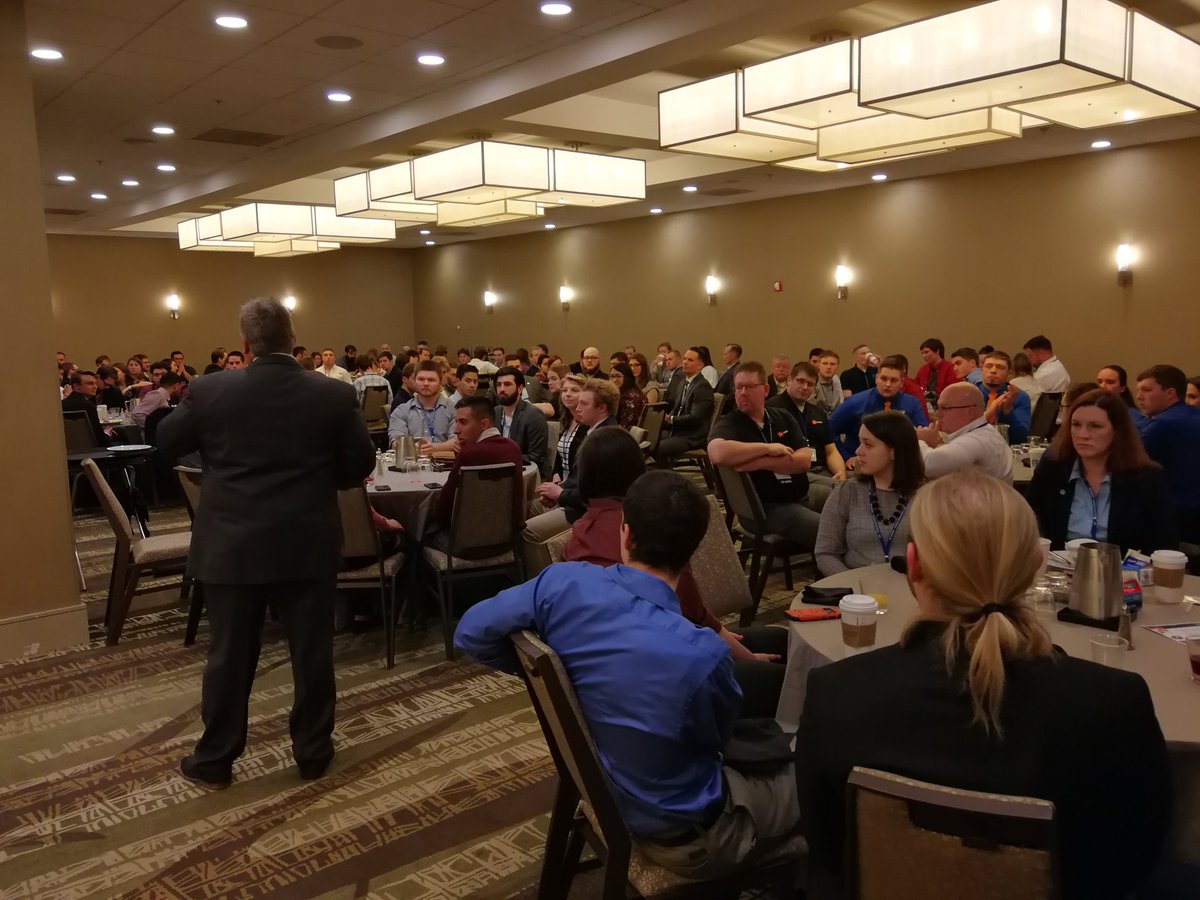 FEF_INC's tweet photo. #metalcasting student breakfast kicking off day 2 of 2018 #fefcic - #networking with other student delegates. #FutureOfMfg Thank you sponsors, @NeenahFoundryCo @SintoAmerica @AmericanAxle!! https://t.co/38kOYPpxa7
