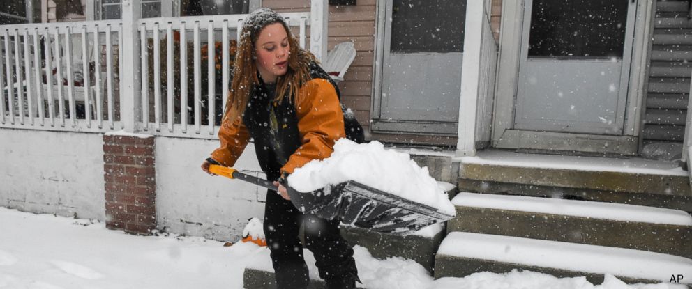 ABC's tweet photo. A fall snowstorm wreaked havoc on the East Coast Thursday, stranding New York City commuters, canceling flights, knocking out power and forcing children to stay at school overnight. https://t.co/g7jLGjjMyz https://t.co/ftHpcQo38Z