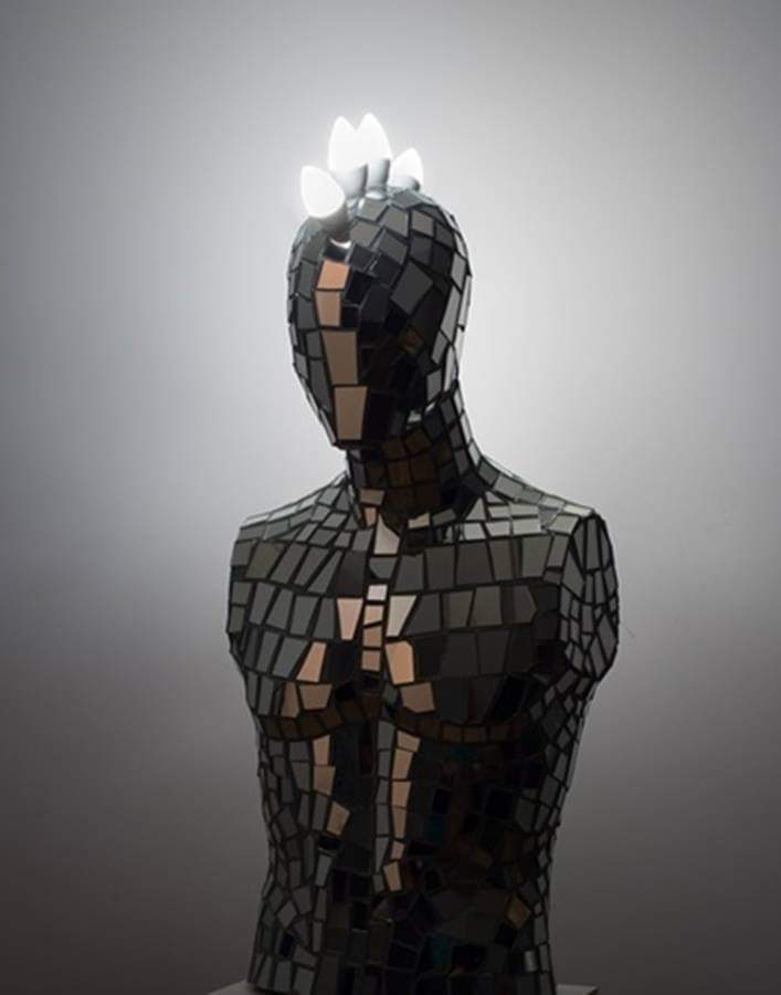 lightmyfireart's tweet image. #lighting #light #livingroom #PHOTOS #Recycle #upcycledhour #artist #glamour #lightmyfire #manequin #mirror #glass