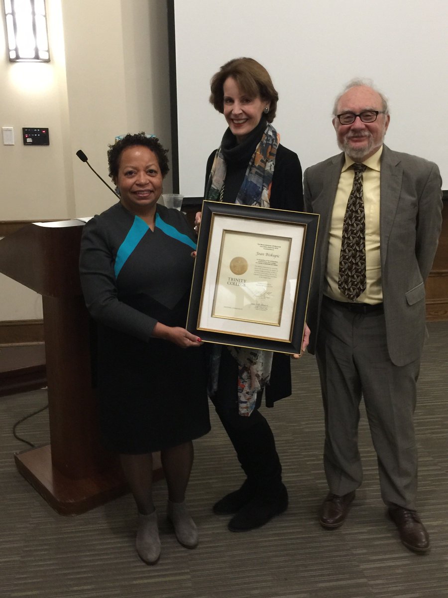 Last night, <a href="/Greenberg_Ctr/">The Greenberg Center</a> honored American journalist, author, and lawyer <a href="/JoanBiskupic/">Joan Biskupic</a> with the Moses Berkman Memorial Journalism Award for her work in covering the #SupremeCourt Be on the lookout for her upcoming biography on Chief Justice John Roberts. #trincoll #Greenberg