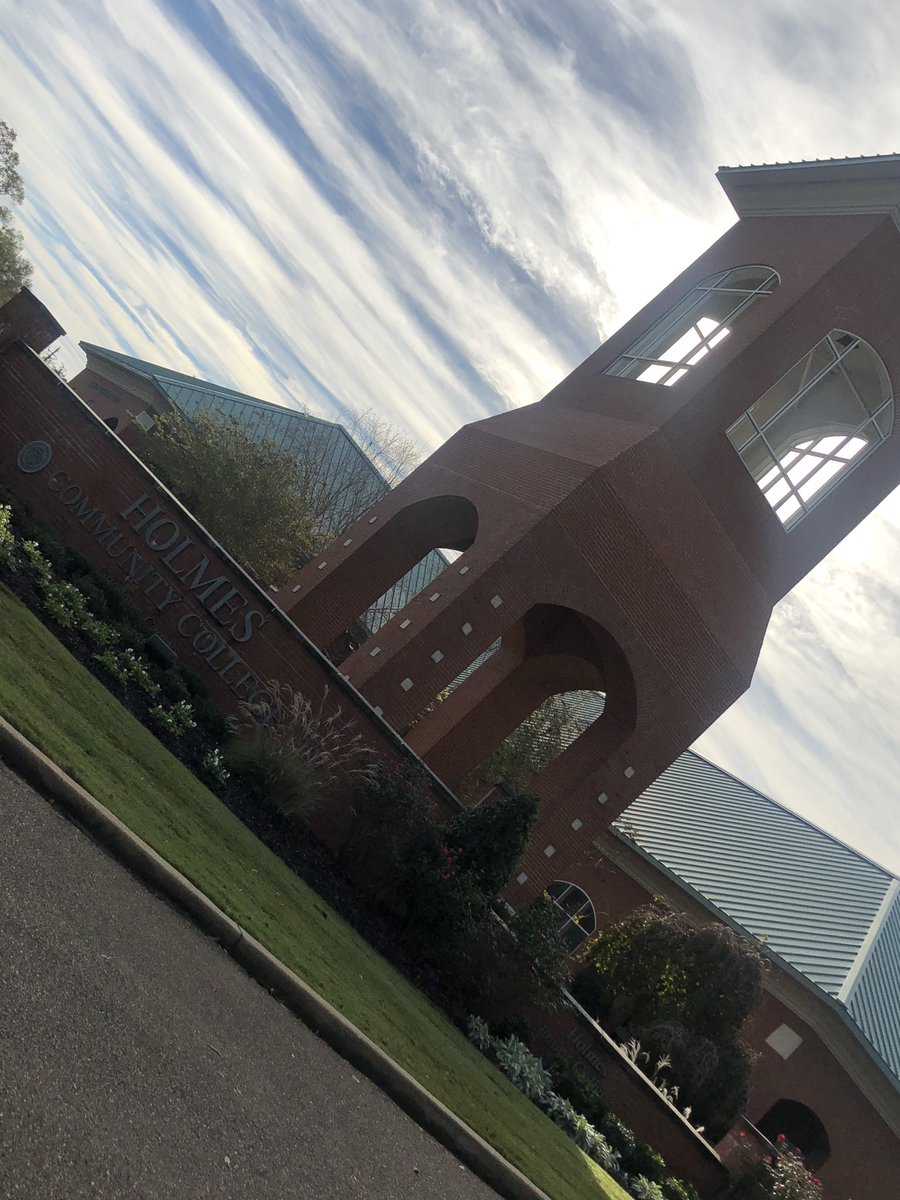 KoachJack_79's tweet photo. 1st Stop #GoodmanMS Where my college Career started @HolmesFootball1 😎🏈💯 #NewCrew19 https://t.co/zusdXgGtDr