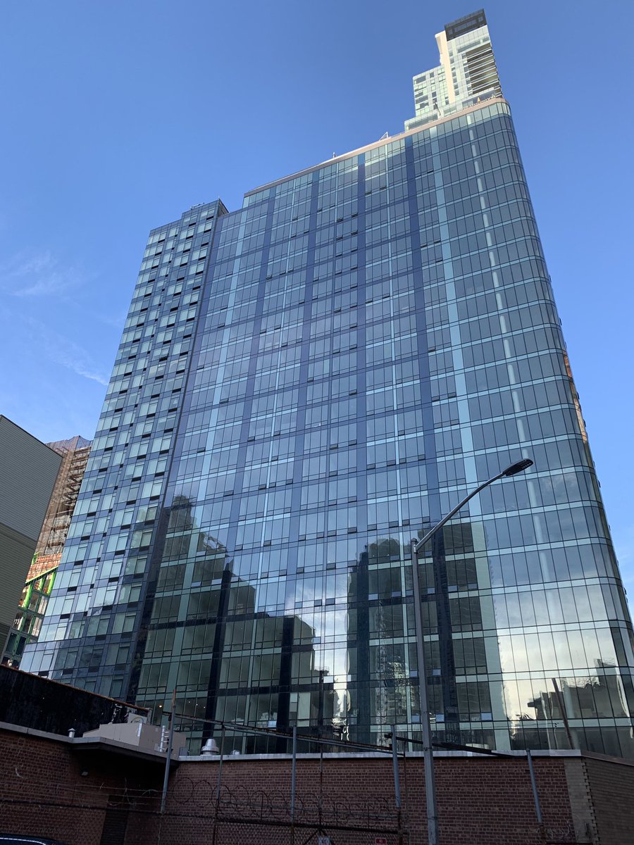 HuaisiCen's tweet photo. New development condos around Long Island City
.
.
.
#nyc #newyork #longislandcity #lic #nofilter #newconstruction #newdevelopment #condo #luxury #architecture #anablebasin #fall #realestate #property #amazon #纽约置业 #亚马逊 #长岛市 https://t.co/19kDub3nBi