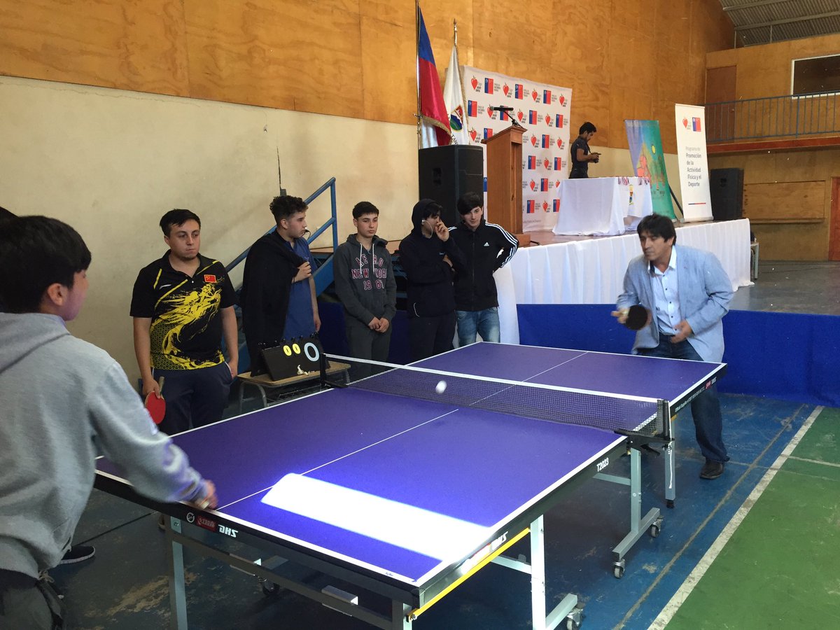 Calera_deTango's tweet photo. El alcalde suplente Marco Jofré acompaña al ministro (s) de deporte Kael Becerra, en la Feria de Promoción de la Actividad Física y el Deporte que se realiza en el gimnasio del liceo Poetisa Gabriela Mistral Básica. #MásDeporteMejoresPersonas https://t.co/uTWTUoZEgl