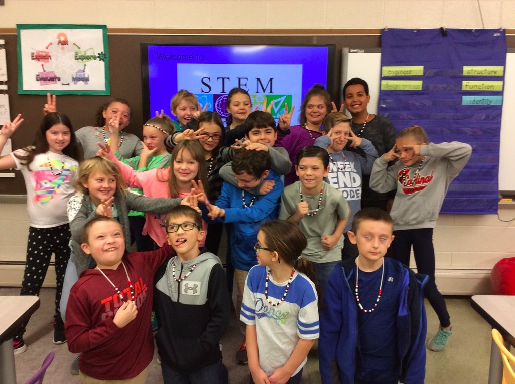 orchardtech's tweet photo. 4th Graders seem to love their necklaces made in STEM class - their names are in binary code! (Fairfax Elementary) https://t.co/Q9AqiB3PMl