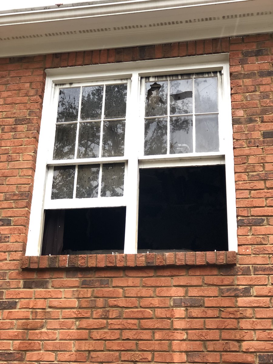 cobbcountyfire's tweet image. This bedroom fire could have been much worse if not for Engine-16’s quick response and the homeowner closing the doors.  
Shutting the doors is critical to slowing the spread of fire.  
tinyurl.com/y85dveaa
#closebeforeyoudoze