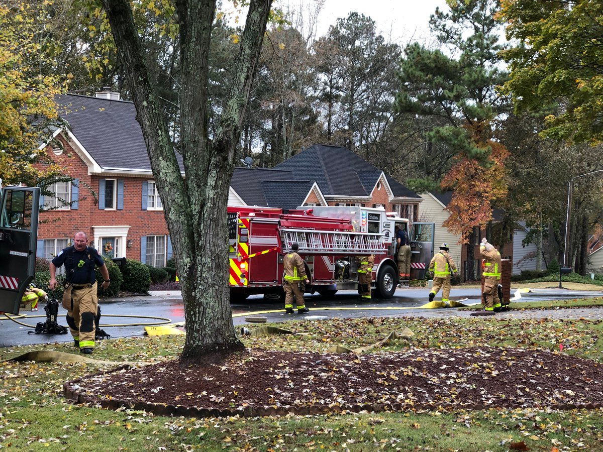 cobbcountyfire's tweet image. This bedroom fire could have been much worse if not for Engine-16’s quick response and the homeowner closing the doors.  
Shutting the doors is critical to slowing the spread of fire.  
tinyurl.com/y85dveaa
#closebeforeyoudoze