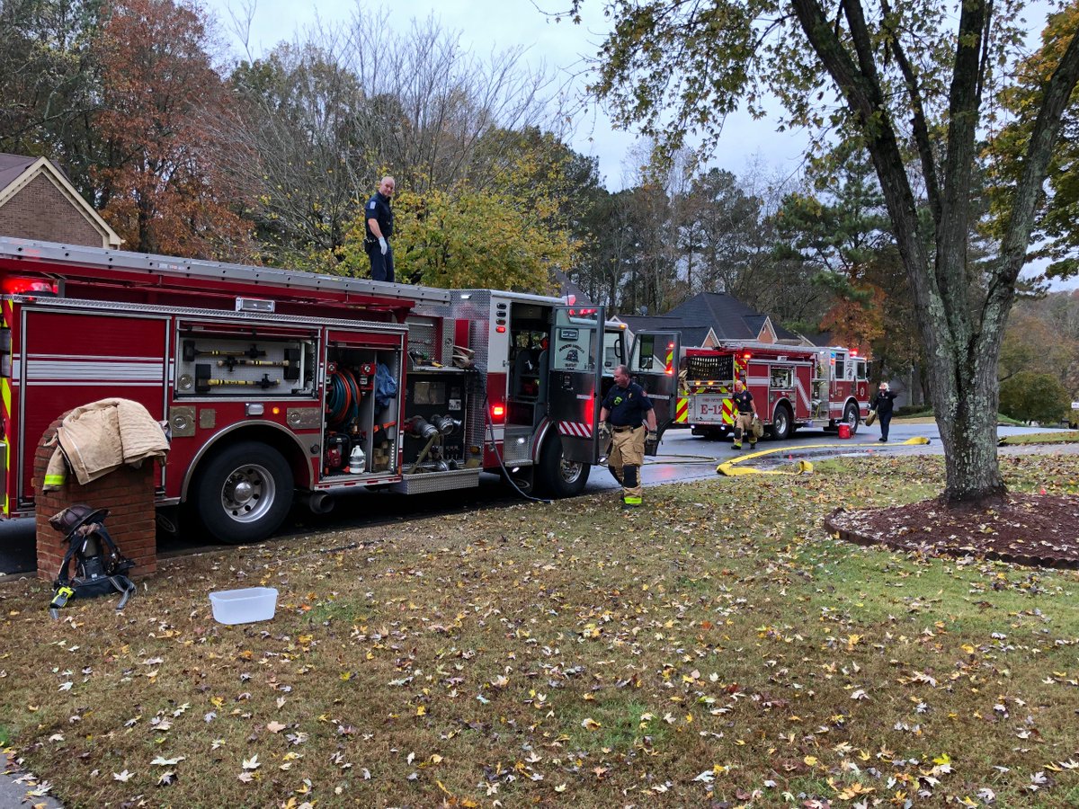 cobbcountyfire's tweet image. This bedroom fire could have been much worse if not for Engine-16’s quick response and the homeowner closing the doors.  
Shutting the doors is critical to slowing the spread of fire.  
tinyurl.com/y85dveaa
#closebeforeyoudoze