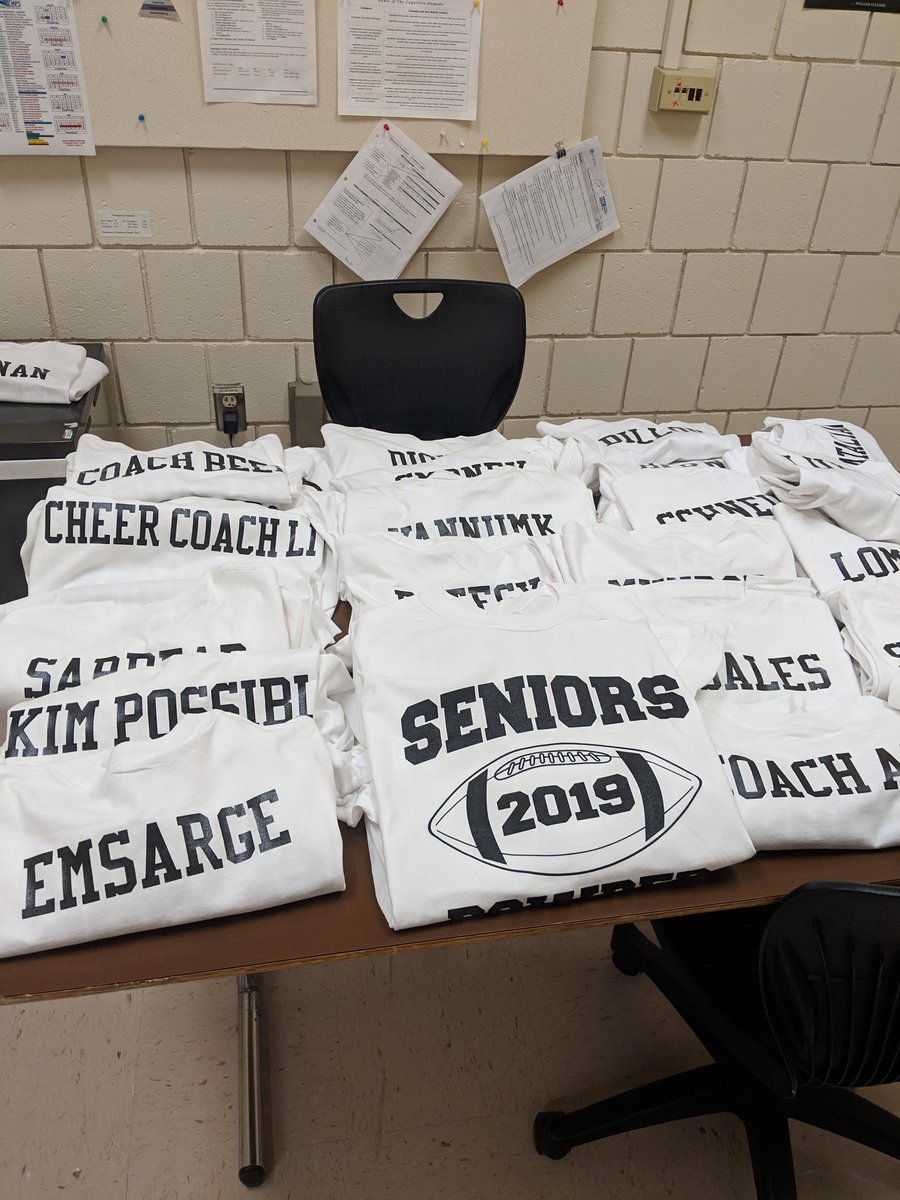 belisleMHS's tweet photo. Ok @LShomphe bring it on! @Marlboro2019 is ready. #itson #powderpuff2018 https://t.co/Qn2PvOSibB
