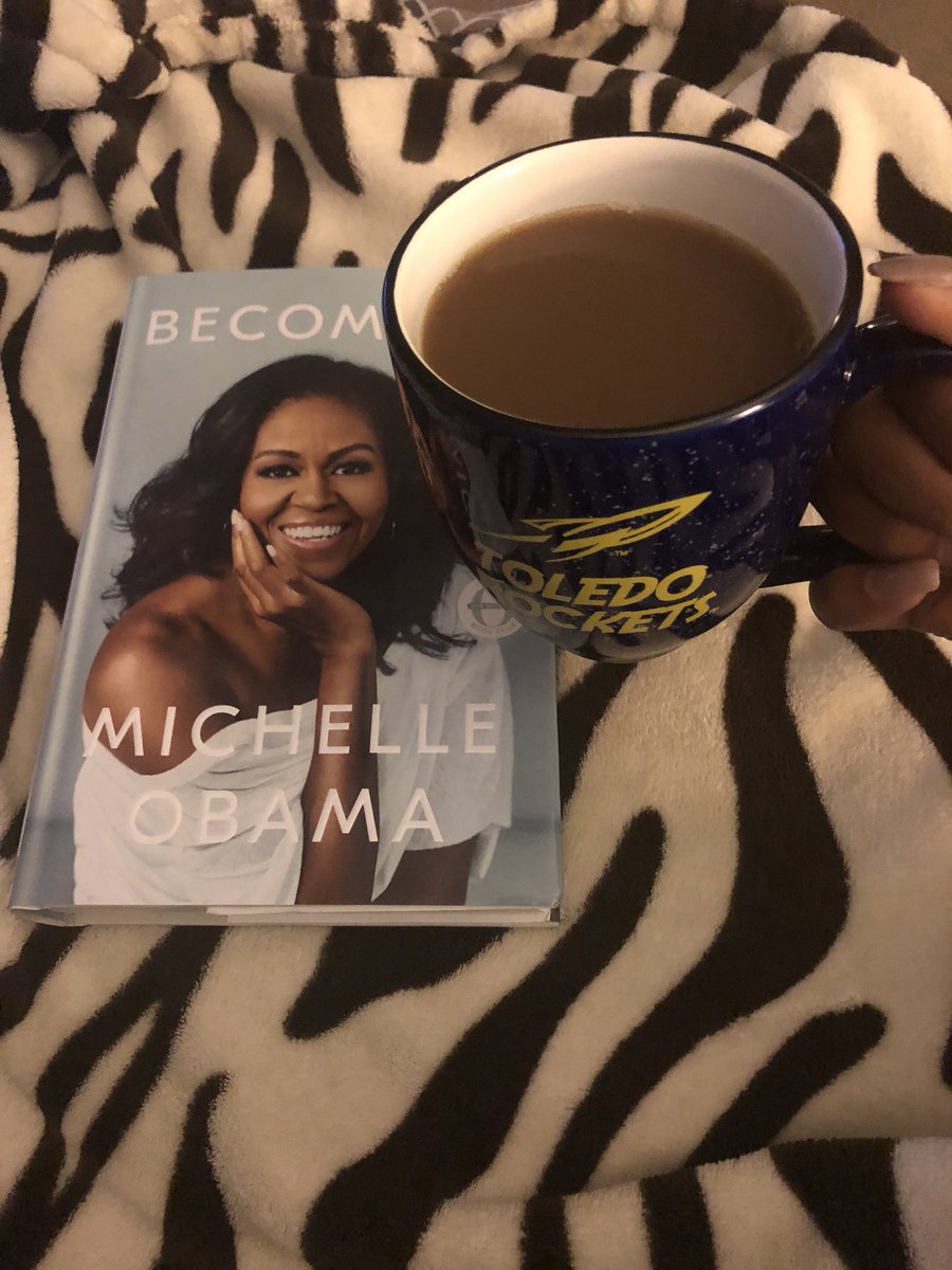 MsAgentKelly's tweet image. #Becoming 📚☕️👓