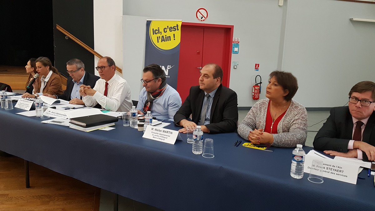 1re conférence territoriale ce matin à #Attignat #Ain pour le secteur Bourg-Bresse-Revermont. Présentation du projet de contractualisation qui verra le jour en 2019.L'aménagement des territoires aindinois de manière concrète avec tous les élus locaux. #EGTA