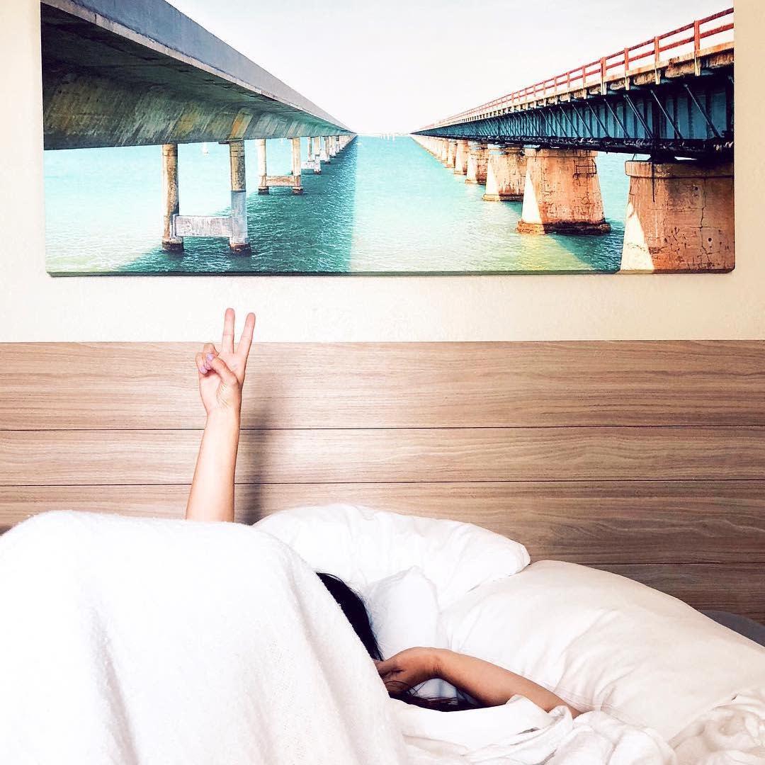 When in paradise, is there such a thing as waking up on the wrong side of the bed? #pcovemoments 📷: <a href="/theweekendfox/">Katherine • The Weekend Fox</a>
