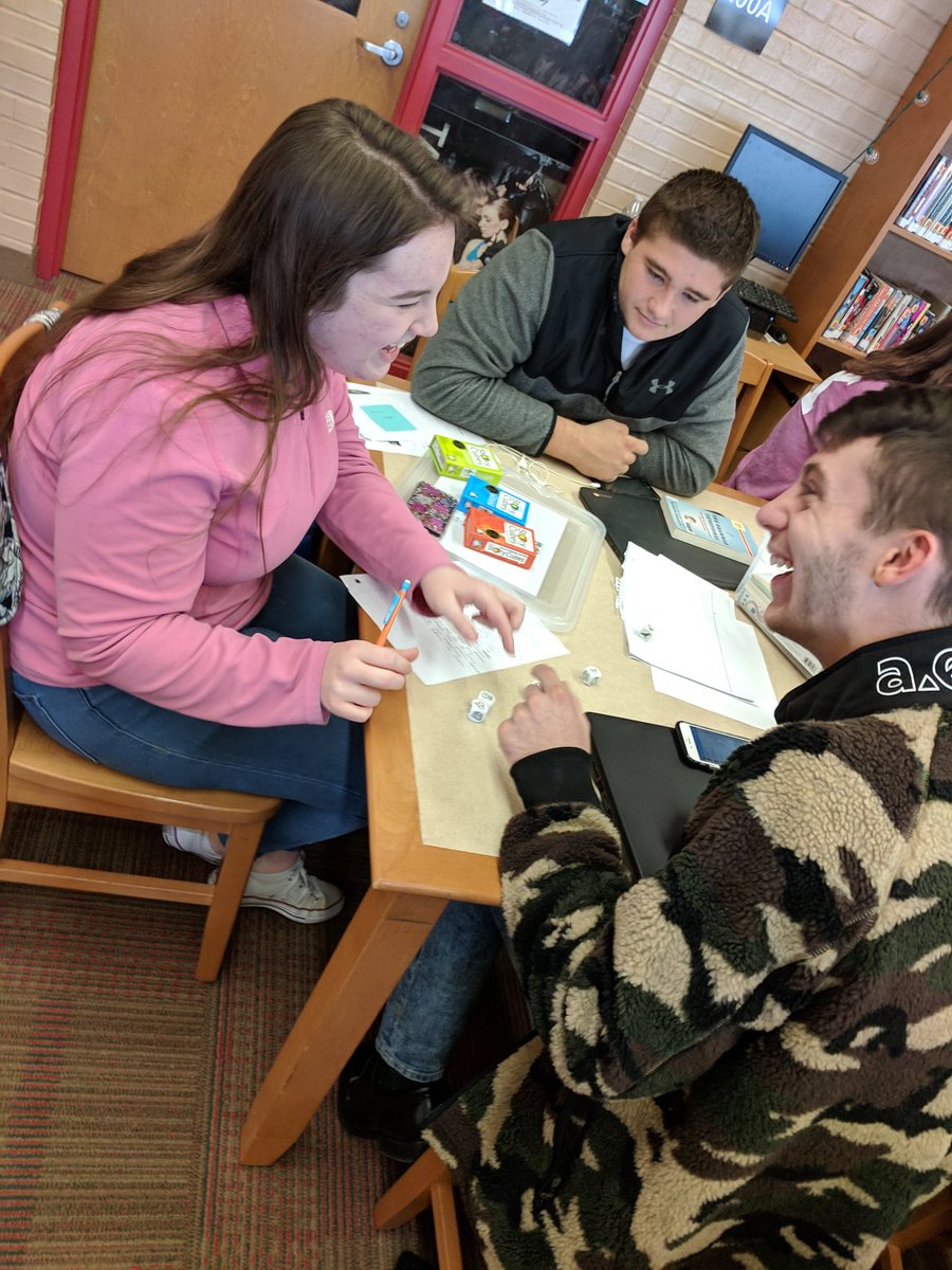 HCHSMediaCenter's tweet photo. WHAT A MORNING! 😍 For the past 2 weeks I had sophomores exchange letters w/seniors. Today they met, played 3 #Nearpod icebreakers, &amp; used our #Makerspace to build, invent, write, &amp; play together!! 50+ students so engaged in learning! @hcpsky @MsAdamsHCPS @chelseytingle @ssageser https://t.co/zMojck3ihb