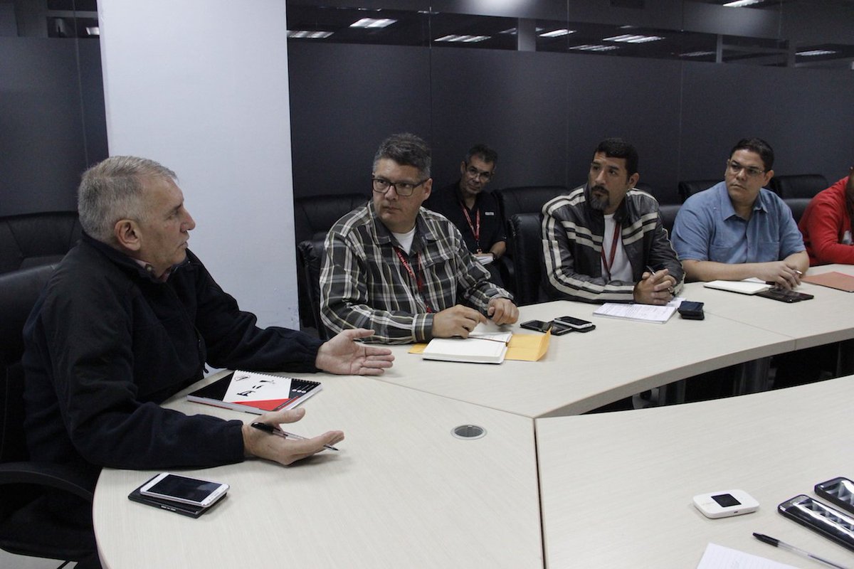 POLIROSARIO_ABR's tweet image. #Ahora| Viceministro GralMolina sostiene reunión con su equipo de trabajo y representantes de proyectos especiales del MijpVenezuela  a fin de evaluar los avances e impartir lineamientos sobre el Sistema Biométrico de Información Policial (Sibipol)  #2Mi…