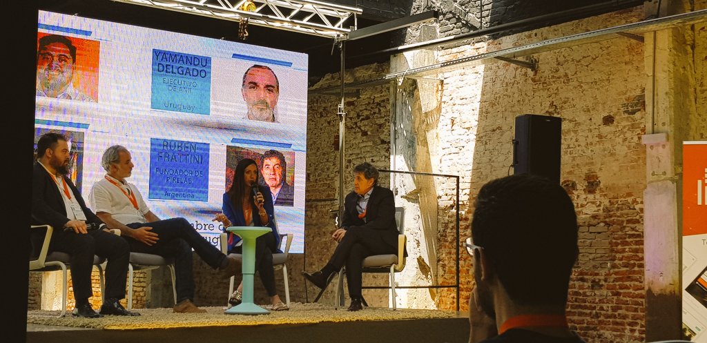 RafaelValek's tweet image. Panel con la participación de @Florenciaclavi4 nuestra Gerenta #RealEstate @SinergiaCowork #ProptechWorkday