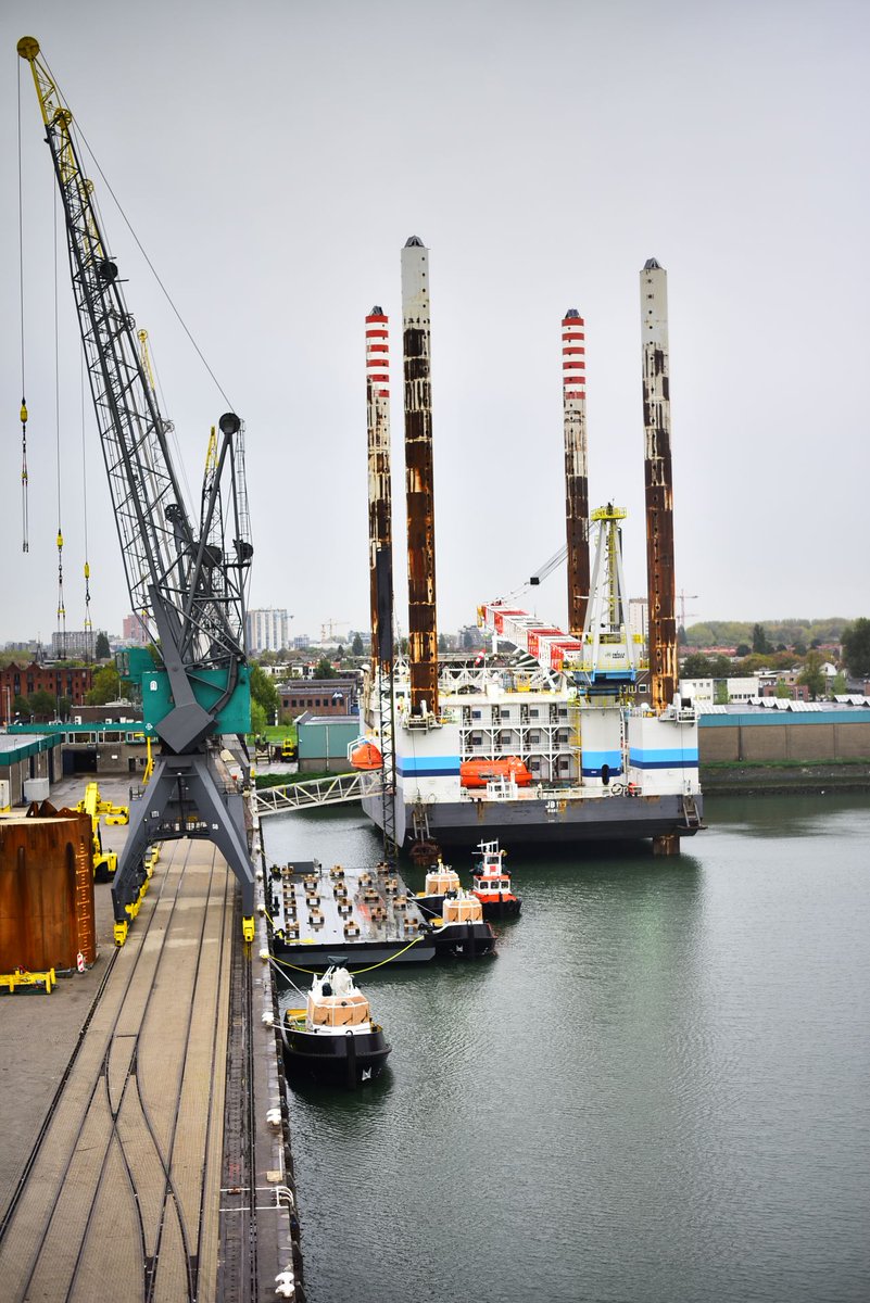 RHB Stevedoring Rotterdam (@rhbstevedoring) on Twitter photo Het speciale offshore schip JB 115 langs de kant bij <a href="/RHBstevedoring/">RHB Stevedoring Rotterdam</a> Rotterdam.
Agentschap: LKL. PIC: Portpictures.nl
Naast het laden en lossen van zeeschepen bieden wij Lay-by mogelijkheden voor pinnen en gewone lay-by ligplaatsen. Boeken ? office@rhb.nl Het speciale offshore schip JB 115 langs de kant bij <a href="/RHBstevedoring/">RHB Stevedoring Rotterdam</a> Rotterdam.
Agentschap: LKL. PIC: Portpictures.nl
Naast het laden en lossen van zeeschepen bieden wij Lay-by mogelijkheden voor pinnen en gewone lay-by ligplaatsen. Boeken ? office@rhb.nl