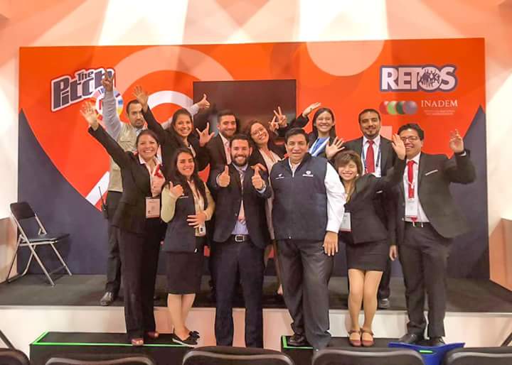 swan_azul's tweet photo. No soy el tipo de persona a la que le importa el reconocimiento. No es lo que me motiva. Lo que me motiva es el buen trabajo, ver a un equipo hacer grandes cosas, y ser parte de ello. #INADEM gracias por la oportunidad de poder aprender, apoyar y sumar al ecosistema emprendedor. https://t.co/v3YnDfNR0i