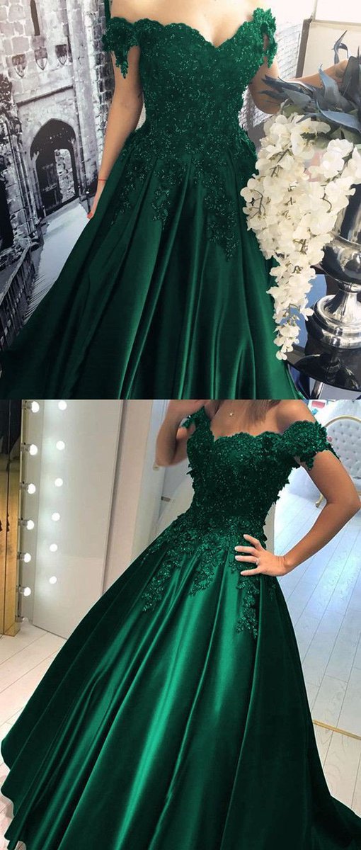 SecretlyAGirl's tweet photo. Pidge is trying to decide which dress to wear to the Garrison Ball...
#GarrisonBall https://t.co/J8zqOSkU7A