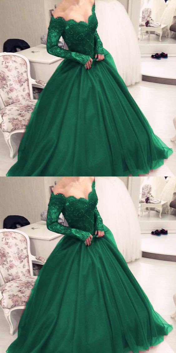 SecretlyAGirl's tweet photo. Pidge is trying to decide which dress to wear to the Garrison Ball...
#GarrisonBall https://t.co/J8zqOSkU7A