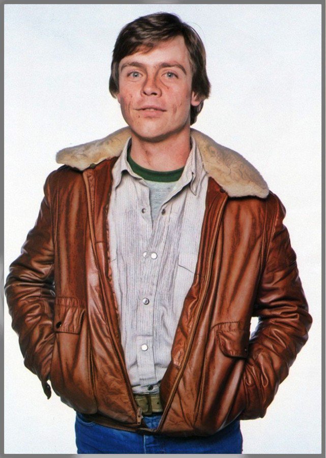 a awesome pic of @HamillHimself  in flying jacket
i wonder if mark still owns that 🤔💗☮️😎👍
#dedicatedfolloweroffashion