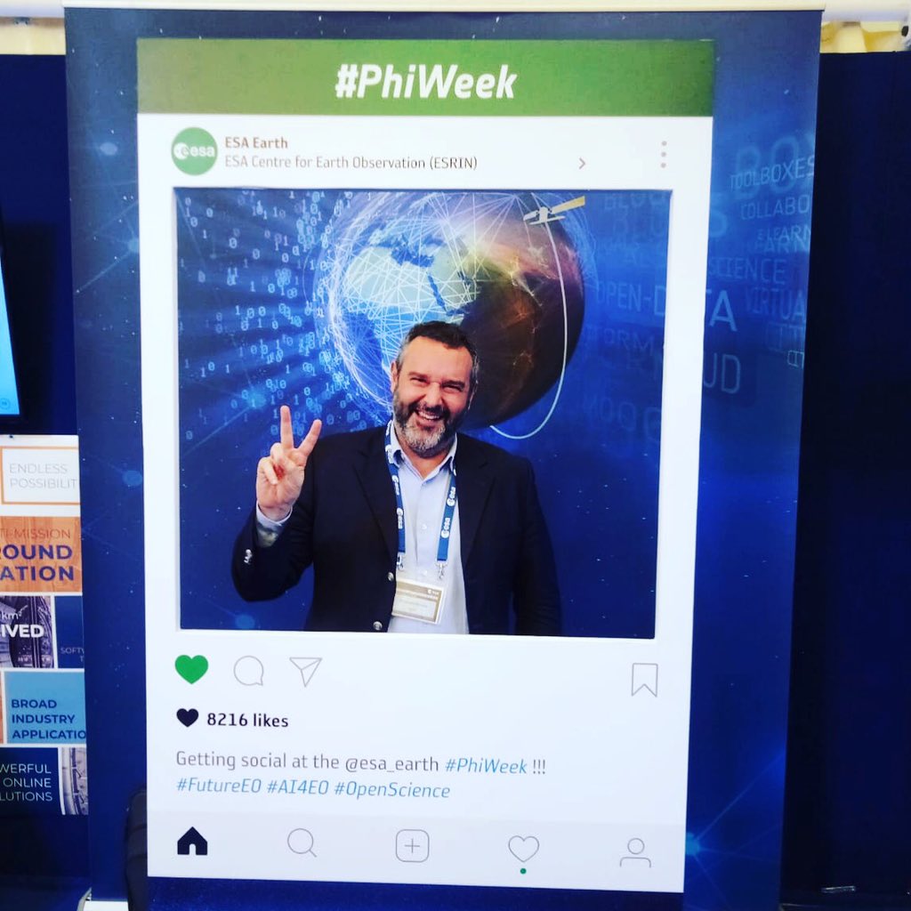 borisfe's tweet photo. I’m presenting #ar #vr #mr at #phiweek #rome #esa #esrin #earthobservation #futureeo @ESA_Italia @wear_mobile @meeosrl #askadam #trymarko #wearabletech #wearables https://t.co/WF6x3f05dm