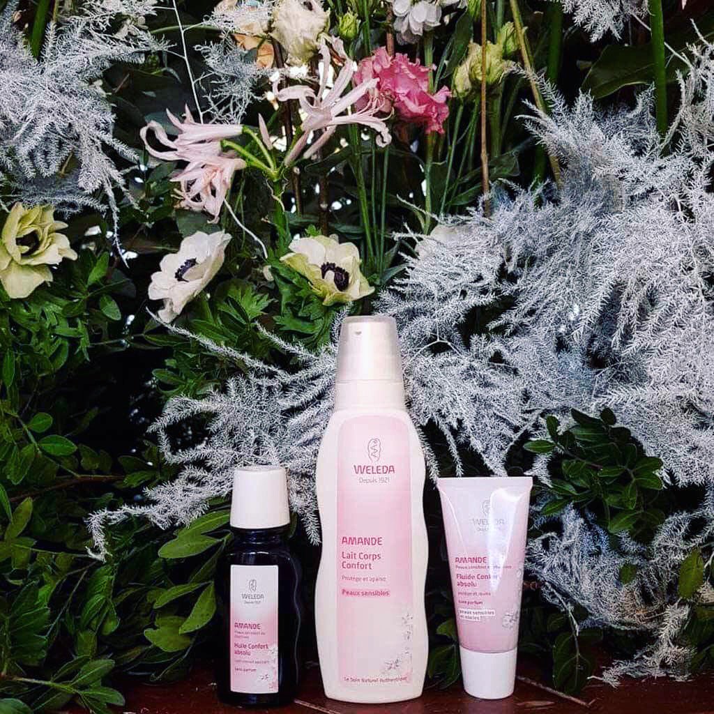 ELLEfrance's tweet photo. De retour pour une nouvelle édition #ELLEZen ! Ni une, ni deux, on fait le plein de douceur et de réconfort avec la gamme Amande bio de chez @weleda.fr pour cette première journée ELLE Zen 🙏🏻✨
#detente #zen #relaxation #beauty #bio #weleda #forum #event #yoga #feelgood #paris https://t.co/y1IFZqrOVY
