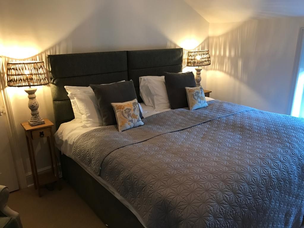 TheBBDirectory's tweet photo. Church Farm House offers guest accommodation within the village of Great Bircham, just 15 minutes' drive from the North Norfolk coast.
https://t.co/ypHLGYtmOn
#GreatBircham #KingsLynn #Norfolk #England #RelaxandUnwind #Holiday #Farmhouse https://t.co/JdT0Ij9KkQ
