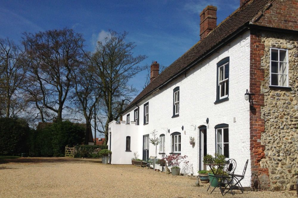 TheBBDirectory's tweet photo. Church Farm House offers guest accommodation within the village of Great Bircham, just 15 minutes' drive from the North Norfolk coast.
https://t.co/ypHLGYtmOn
#GreatBircham #KingsLynn #Norfolk #England #RelaxandUnwind #Holiday #Farmhouse https://t.co/JdT0Ij9KkQ