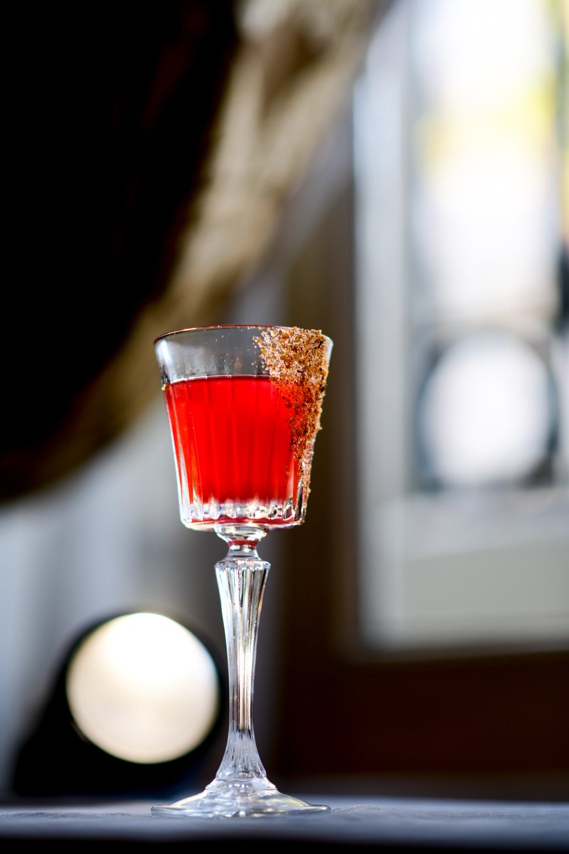 RAPHAELPARIS16's tweet photo. A great collaboration with @belvederevodka until December 21st is happening in the #HotelRaphaelParis. 
Come and discover the #secretplace to taste a #cocktail from 18:00 to 22:00.
#beamazedbyraphaelstyle
#leshotelsbaverez #speakeasy #paris #partyallnightlong #weekendcanstart https://t.co/4RNGEdKrec