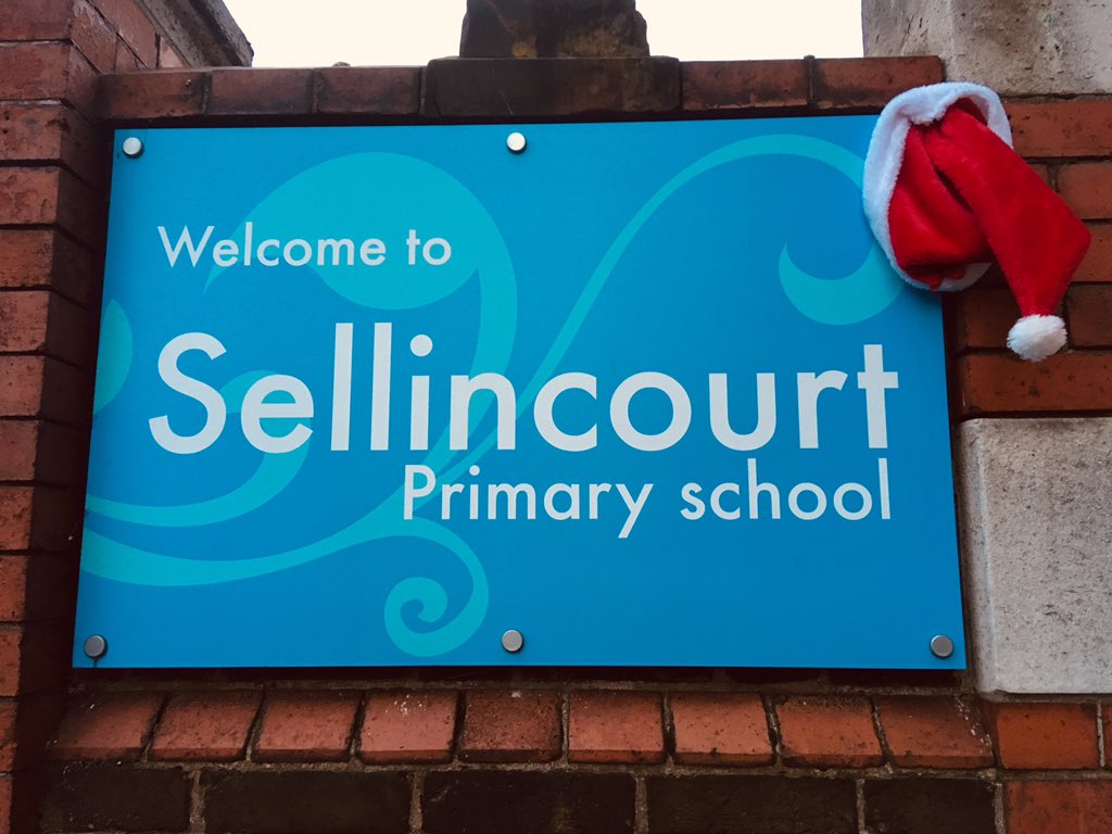 sellincourt_pta's tweet photo. Guess who’s coming to town? Come and meet the man himself in a magical grotto at the Sellincourt Christmas Fayre. Join us on 7th December from 4pm for lots of festive fun and games. 🎄 https://t.co/PxjjTt9J2T