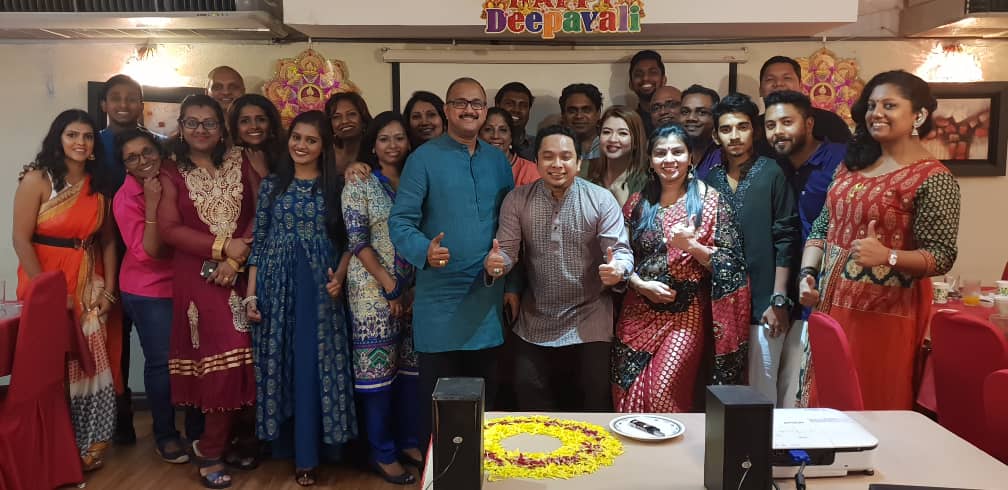 talentdevm's tweet photo. Deepavali Dinner 2018 - was a night to remember with lots of laughter, sumptuous food, and staff in colorful traditional attire.
#kpintargroup #kpintarsdnbhd #kpintar #talentdevelopment #talentteam #asianrail #ara #happydeepavali #diwali2018 https://t.co/6amKluMPCe