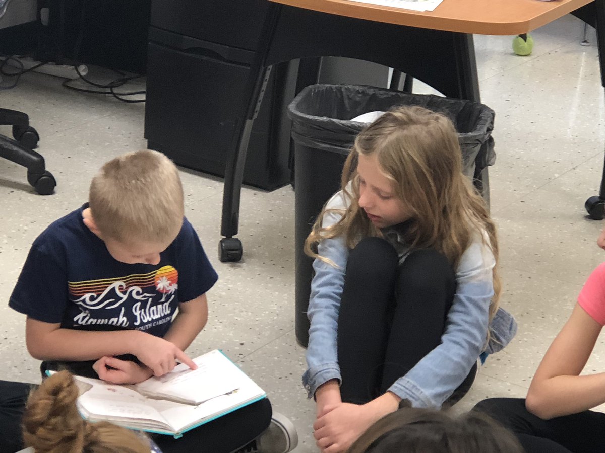 MichellThompso6's tweet photo. Any day that begins with a #mlballstars reader is sure to be a good one! #ourstory @MrsSchwerer @MrsQmlb https://t.co/onsitPeSuf