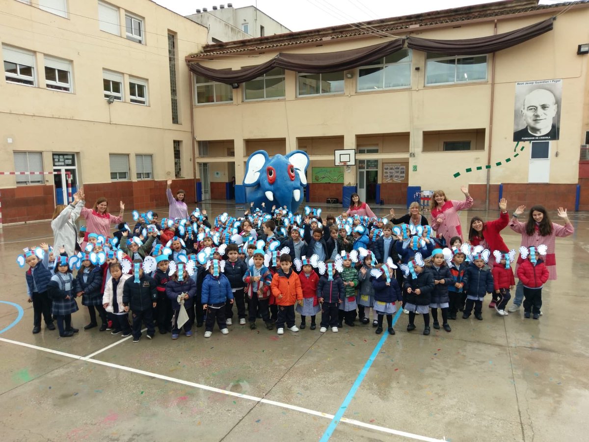 Buuuuaaaahhhh!!! Quina #anadadolla !! Que bé ho hem passat a @escola_montserrat_de_rubi !!! Fins la proxima vegada !!! #bojum #bodum #elefantderubi #rubicity <a href="/rubi_ciutat/">rubi_ciutat</a> #somculturapopular #somcultura