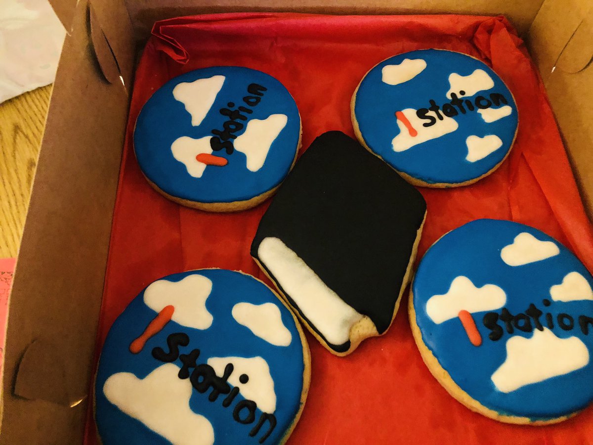 kem_may's tweet photo. Thank you Emekia Pitts and Emcha Creations for helping me celebrate my students for their hard work with these delightful, delicious-smelling sweet treats! You ROCK!!
#celebratingstudentsuccess
#iteach
#iencourage
Celebrating success!!!@AnisaBusby @lindseyjets @HoustonCountySS https://t.co/vFI502z9sp