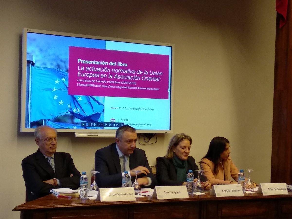 Nebrija's tweet photo. Asistimos a la presentación del libro "La actuación normativa de la UE en la Asociación Oriental", de la profesora Victoria Rodríguez Prieto 📚👏 https://t.co/7foOkzMpWF