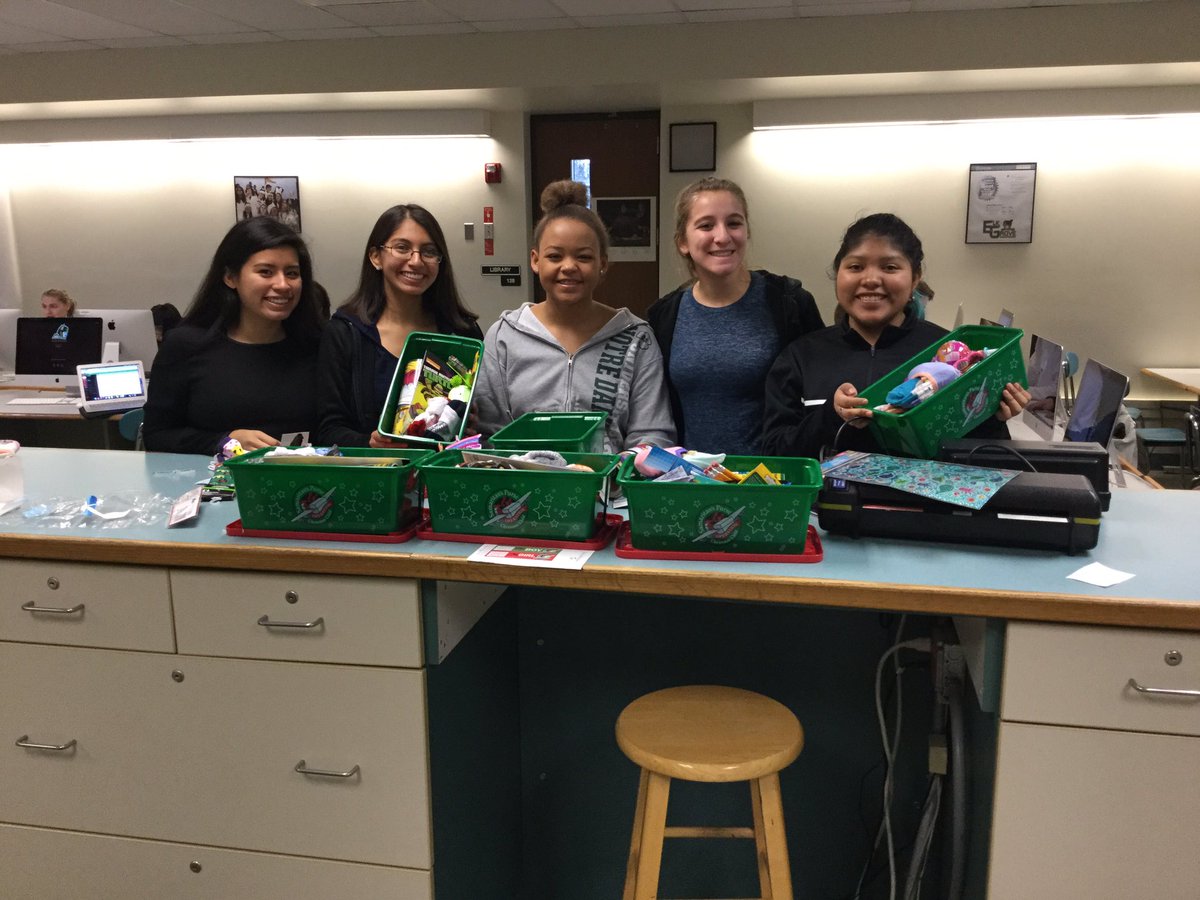 ElkGroveLTS's tweet photo. Look at this #charity by #eglts students. They donated time and resources to put together Christmas gifts for @SamaritansPurse. That’s how you demonstrate leadership through service. @samanthapelaez5  @mreed68  @SandenDina @mariaf120414 @Knee_CoalGee #214Learns https://t.co/jo4mJiacpU