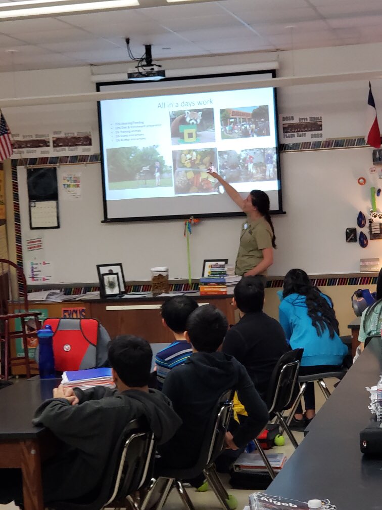 CowleyTeacher's tweet photo. Learning a lot from our Career Day Zookeeper - Ms. T! ⁦@ottobobcats⁩ ⁦@OttoCounseling⁩ ⁦@DivaOfScience⁩ ⁦ https://t.co/U8w6X8bMgB