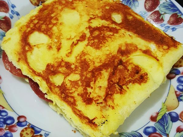 BitCoinLiveLife's tweet photo. INGREDIENTES
🆗 1 colher (sopa) de fermento em pó 🆗 1 colher (sopa) de queijo parmesão ralado 🆗 1 ovo 🆗 2 colheres de requeijão
MODO DE PREPARO
✅ Bata tudo em um refratário de vidro retangular ✅ Leve ao micro-ondas por 3 minutos ✅ Depois retire do micro-ondas. https://t.co/rhffmt7M8C
