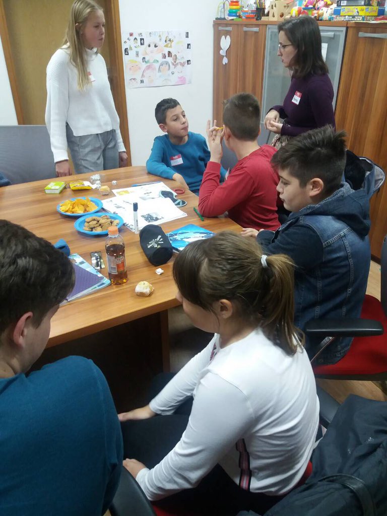 We conclude #IEW2018 with photos from presentations done by @YESAlumniBA and <a href="/KLYESAbroad/">YES Abroad</a> students in #Sarajevo. Student Olivia shared 🇺🇸 culture with Bosnian classmates at her school, while other students and #YESAlumni visited the English Club participants in Butmir. #YESisIEW