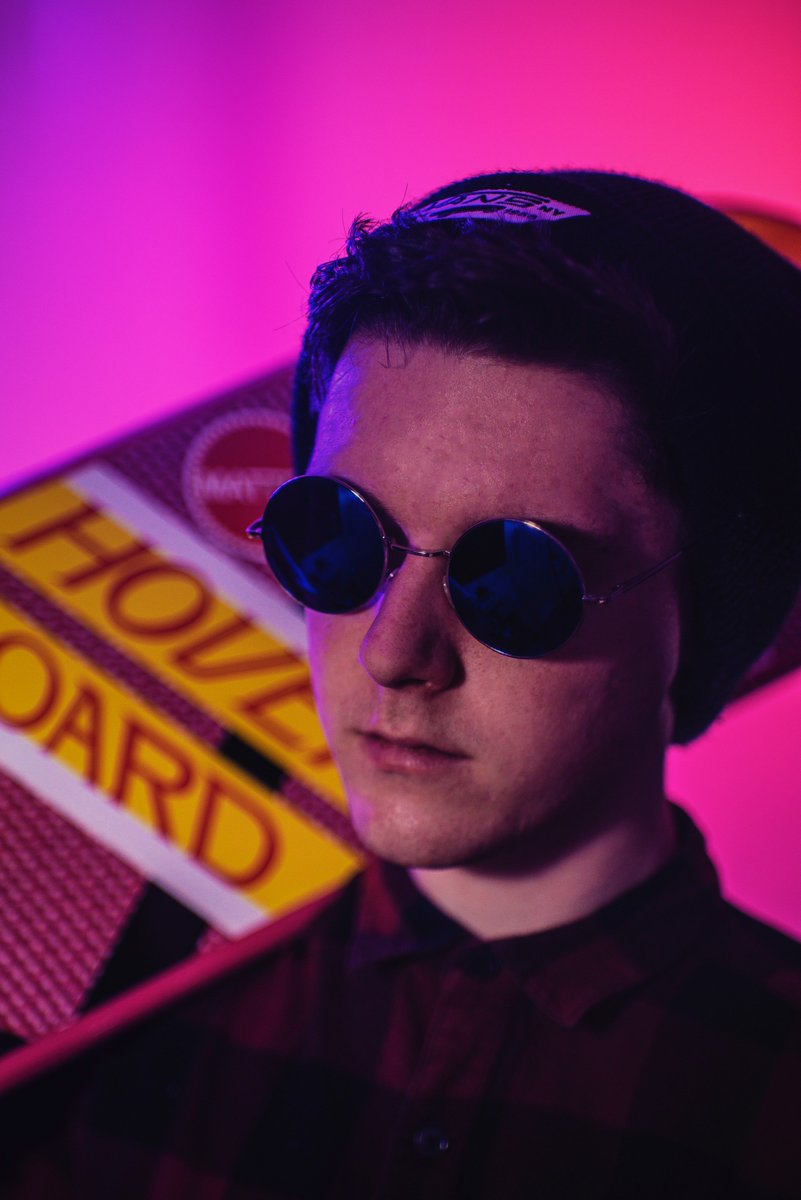 who_is_greg's tweet image. Looking to joy ride a DeLorean
.
.
.
#selfportrait #lightingtest #lighting #80s #BTTF #BackToTheFuture #HoverBoard #pink #hipster #beanie #photography #aesthetic