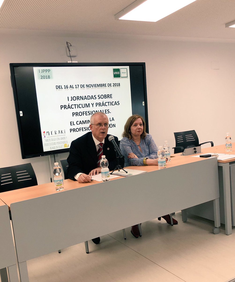 Ana María Martín Cuadrado <a href="/ANACOIE/">AnaM Martín Cuadrado</a> , profesora de la <a href="/UNED/">UNED</a> interviene en  #JPPP2018 con la ponencia “Las prácticas profesionales, materia curricular en los planes de estudios” con Eladio Bodas <a href="/EladioBodas/">Eladio Bodas</a> director de @UNEDSevilla #EducacionSocial