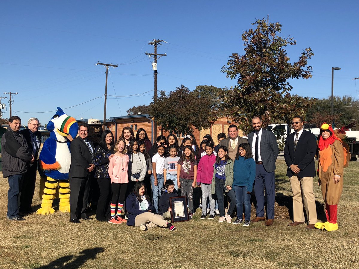 sglenn_IrvingAS's tweet photo. Arbor Day Celebration and recycling award. Good Elementary past and present tigers honored. @Austin_Broncos @KIB_Irving @IrvingISD @JohnRGood @albertoZavala #recycling #arborday https://t.co/zx5tjGEQWj
