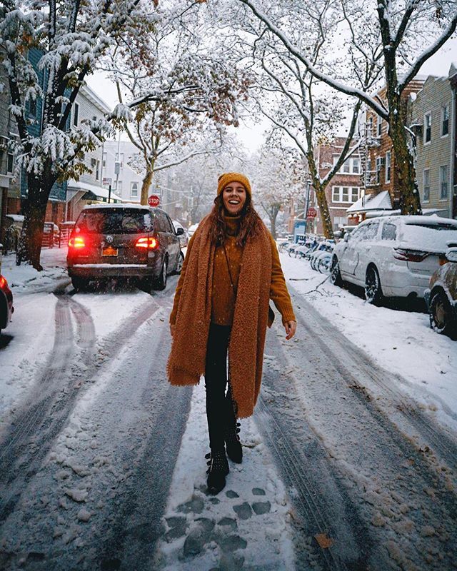 harmonylu_'s tweet photo. There is snow place like home ❄️
La première neige de la saison, ça a toujours quelque chose de magique, vous ne trouvez pas ? 💙
Je croise les doigts pour qu’on ait un décembre enneigé ! ☃️ Bon vendredi mes biches 🦌
-
#iqbe #firstsnow #ohsnow #snowin… https://t.co/RdJ9Uiyn26 https://t.co/5vK7k2T1nv