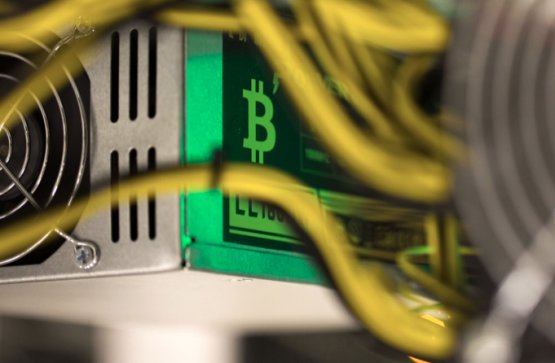 MBayInvestments's tweet photo. #Bitcoin extends rout after #cryptocurrencies plunge 12% https://t.co/ym68LIAlsJ https://t.co/OOD0Yj9zeu